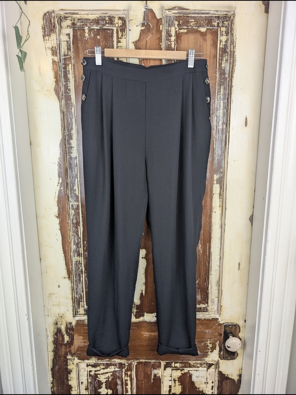 Covet Black Side Button Tapered Pants Size 8 High Waist Pleated Rayon Blend
